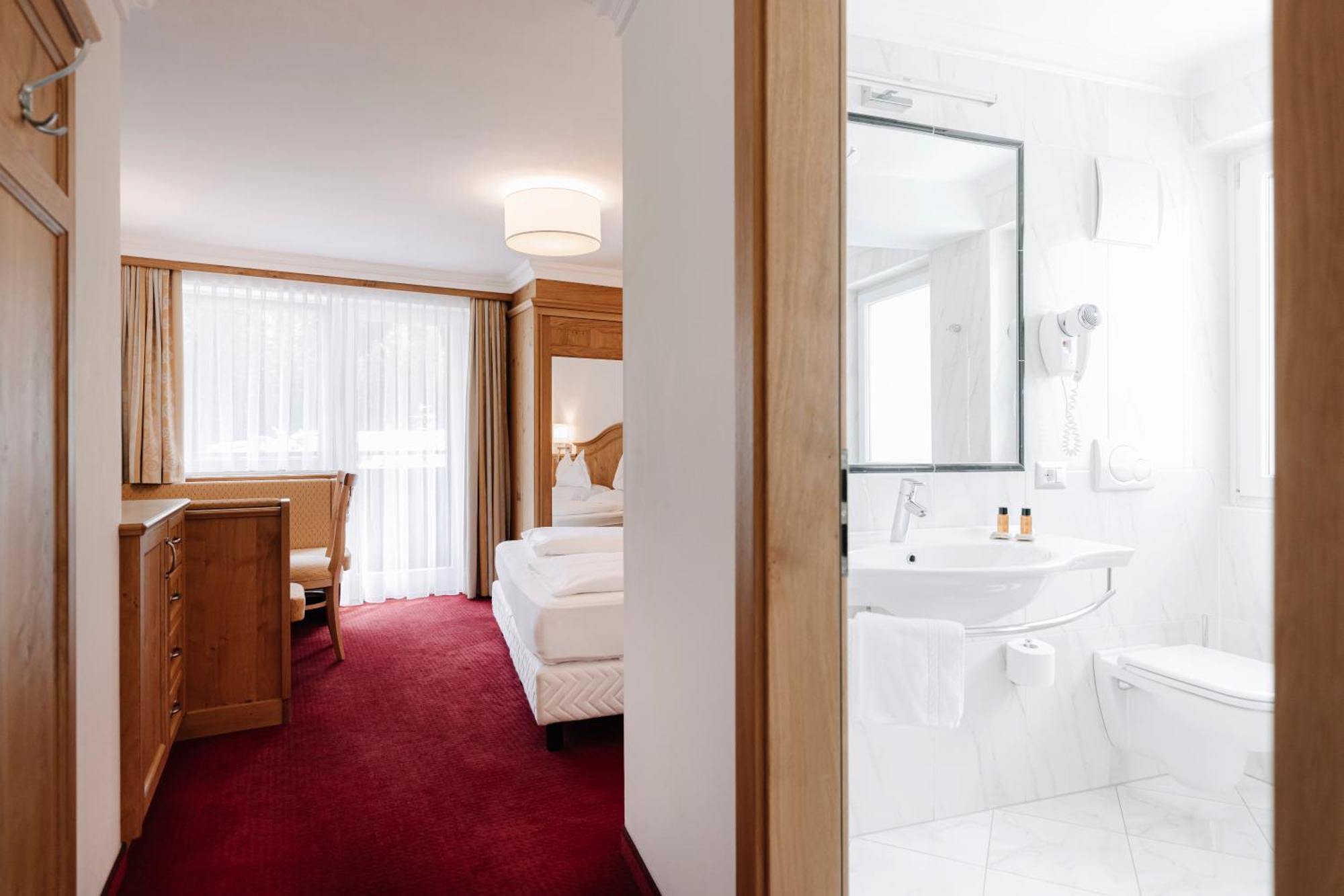 Hotel Ingram Selva di Val Gardena Zewnętrze zdjęcie